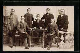 Delcampe - AK Gruppenbild Am Tisch Mit Einem Zitherspieler - Musik Und Musikanten