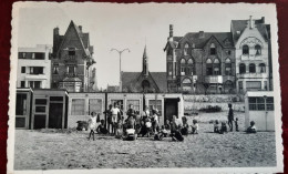 Delcampe - OOSTDUINKERKE Sur La Plage STRAND JAREN 50 - Oostduinkerke