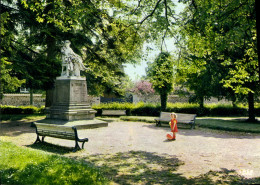 Delcampe - CPSM BOUSSAC Square Pierre Leroux - Vabres