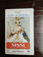 Delcampe - Vhs - Sissi : Les Jeunes Années D'une Reine - Autres & Non Classés