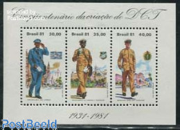 Delcampe - Brazil 1981 Post & Telegraph S/s, Mint NH, Various - Post - Uniforms - Neufs