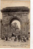 Delcampe - Nevers La Porte De Paris Eglise St Pierre - Nevers