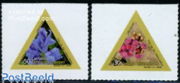Delcampe - Uruguay 2009 Flowers 2v S-a, Mint NH, Nature - Flowers & Plants - Uruguay