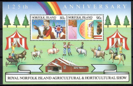 Delcampe - Norfolk Island 1985 Mi Block 8 MNH (ZS7 NRFbl8) - Vaches