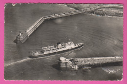 Delcampe - D76 - LA FRANCE VUE DU CIEL... DIEPPE "L'ARROMANCHE" ENTANT AU PORT-Paquebot-CPM Dentelée Petit Format En Noir Et Blanc - Dieppe