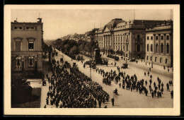 Delcampe - AK Berlin, Unter Den Linden, Aufzug Der Schlosswache - Mitte