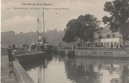Delcampe - 22. DINAN. CPA. LES BORDS DE LA RANCE.  ECLUSE DE LIVET . LE VAPEUR " BRETAGNE " SORTANT DE L'ECLUSE. ANIMATION. - Dinan