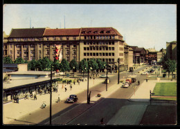 Delcampe - AK Berlin, Friedrichstrasse Ecke Unter Den Linden, Strassenszene, Geschäftsgebäude - Mitte