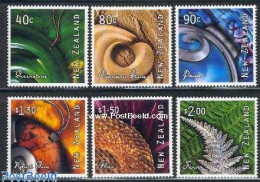 Delcampe - New Zealand 2001 Natural Art 6v, Mint NH, Nature - Flowers & Plants - Ungebraucht