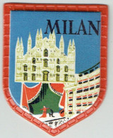 Delcampe - Ecusson Figurine Publicitaire Cafés Maurice - Collection Voyage En Europe - Milan A 26 - Autres & Non Classés
