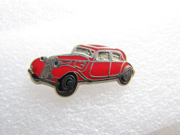 Delcampe - PIN'S   CITROEN    TRACTION  ROUGE  Zamak - Citroën