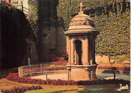 Delcampe - 29 CONCARNEAU PETIT BEFFROI DANS LE SQUARE - Concarneau