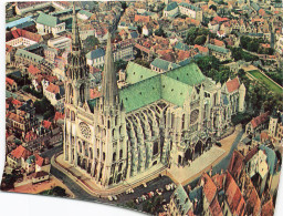Delcampe - 28 CHARTRES VUE AERIENNE DE LA CATHEDRALE - Chartres
