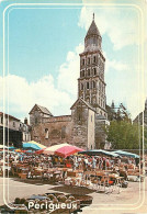 Delcampe - Carte Postale - Marchés - Périgueux - Le Marché Et La Cathédrale St.Front - CPM - Carte Neuve - Voir Scans Recto-Verso - - Mercados