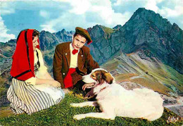 Delcampe - Carte Postale - Animaux - Chiens - Chien Des Pyrénées - Folklore Bigourdan - Les Chanteurs Montagnards De Lourdes Et Le - Chiens