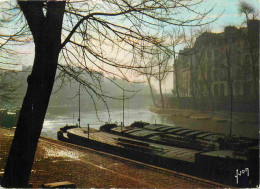 Delcampe - Carte Postale - Bateaux - Péniches - Paris - Les Bords De La Seine Et L'ile Saint-Louis - Le Quai D'Anjou Et Le Port Hen - Hausboote