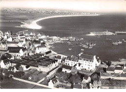 Delcampe - 29 . N°105996 . Lesconil .le Port Et La Plage Des Sables Blancs .vue Aerienne . - Lesconil