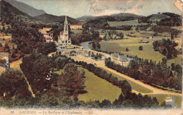 Delcampe - A778 France Lourdes Basilique Et L'Esplanade Vintage Postcard - Welt