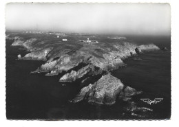 Delcampe - La Pointe Du Raz - Vue Générale - Au Centre Le Sémaphore - La Pointe Du Raz