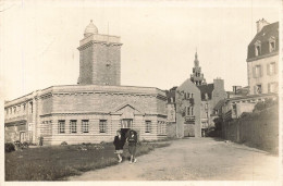 Delcampe - Roscoff * Rue Et Les Nouveaux Bâtiments De La Station Biologique - Roscoff