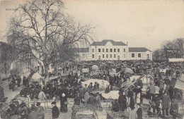 Delcampe - Carte Postale 16. Cognac  Le Champ De Foire   Très Beau Plan - Cognac