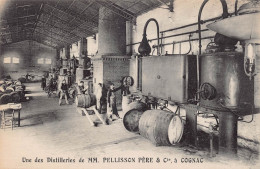 Delcampe - Carte Postale 16. Cognac Distillerie De MM. Pellisson Père  & Cie    Très Beau Plan - Cognac