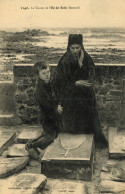 Delcampe - ILE DE SEIN - La Veuve De L'Ile De Sein Et Son Fils - Ile De Sein