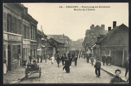 Delcampe - CPA Chauny, Foubourg De Soissons, Sortie De L`Usine - Soissons