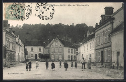 Delcampe - CPA Bruyères-sous-Laon, Place De L`Hôtel-de-Ville - Laon