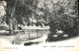 Delcampe - CPA Vichy Le Lac Au Grand Parc Cygnes - Vichy