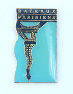 Delcampe - Pin's BATEAUX PARISIENS - Reflet De La Tout Eiffel - Q122 - Marques