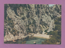 Delcampe - 13 -  CASSIS  Sur  MER  . La  Calanque  D ' EN   VAU      .cpsm  10,5 X 15 . - Cassis