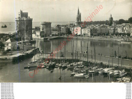 Delcampe - 17.  LA ROCHELLE .  Les POrts Et Les Yachts . - La Rochelle