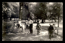 Delcampe - ANIMAUX - ANES - PROMENADE A VICHY - Esel
