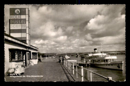 Delcampe - MOTOS - SCOOTER AVEC SIDE-CAR - Motorräder