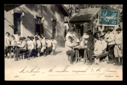 Delcampe - MILITARIA - REGIMENTS - CHASSEURS ALPINS A LA SOUPE - PHOTO CAUVIN NICE - Regimente