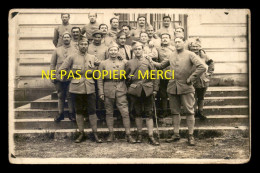 Delcampe - MILITARIA - REGIMENTS - MILITAIRES - AUCUN N° VISIBLE - CARTE PHOTO ORIGINALE - Regimente