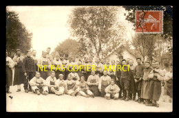Delcampe - MILITARIA - REGIMENTS - SOLDATS AU CAMP DE CHALONS - CARTE PHOTO ORIGINALE - Regimente