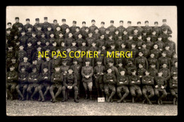 Delcampe - MILITARIA - REGIMENTS - SOLDATS - 3 SUR LES COLS ET LES KEPIS - CARTE PHOTO ORIGINALE - Regimente