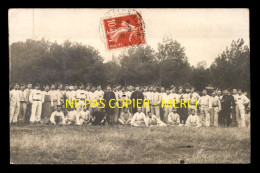 Delcampe - MILITARIA - REGIMENTS - MILITAIRES AU CAMP DE CHALONS - AUCUN N° VISIBLE - CARTE PHOTO ORIGINALE - Regimente