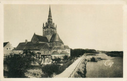 Delcampe - LAVAL  La Mayenne Et L'église D' AVESNIERES 9  (scan Recto-verso)MA2278 - Laval