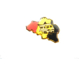 Delcampe - PIN'S  TRAIN  BELGIQUE - Transportes