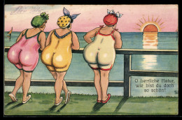 Delcampe - AK Damen Im Badeanzug Zeigen Ihren Rücken Und Beobachten Die Untergehende Sonne, Erotik - Humor
