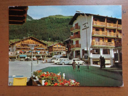 Delcampe - Auto, Voiture, Car / Verbier, La Place Centrale -> Beschreven - PKW