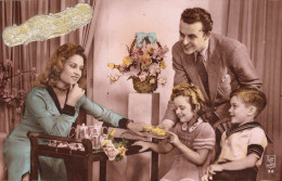Delcampe - Koppel Met Kinderen - Paare