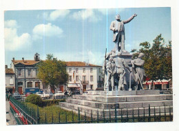 Delcampe - CPSM / CPM 10.5 X 15 Tarn CARMAUX Place Jean Jaurès  Statue - Carmaux