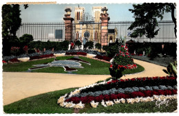 Delcampe - Avranches: Le Jardin Des Plantes Et La Cathédrale (26-208) - Avranches