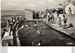 Delcampe - 1 Cpsm Ault - La Piscine - Ault