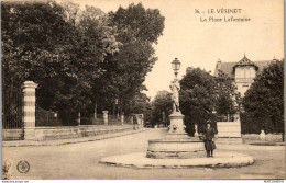 Delcampe - 78 LE VESINET - La Place Lafontaine - Le Vésinet
