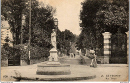 Delcampe - 78 LE VESINET - La Rue Thiers - Le Vésinet